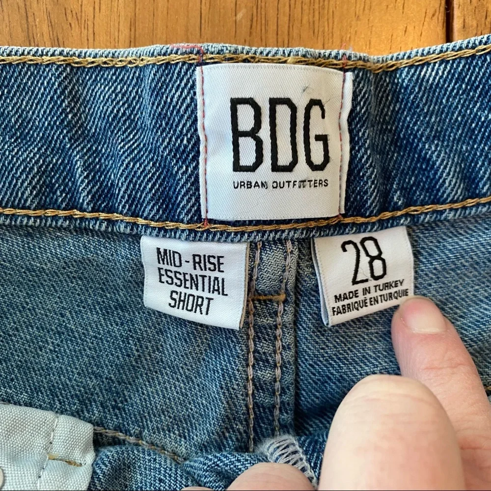 BDG Mid Rise Essential Short - Picture 3 of 7